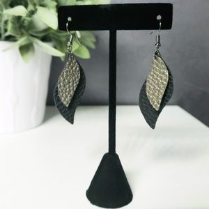 🔥2 for $12🔥 Black & Grey Earrings